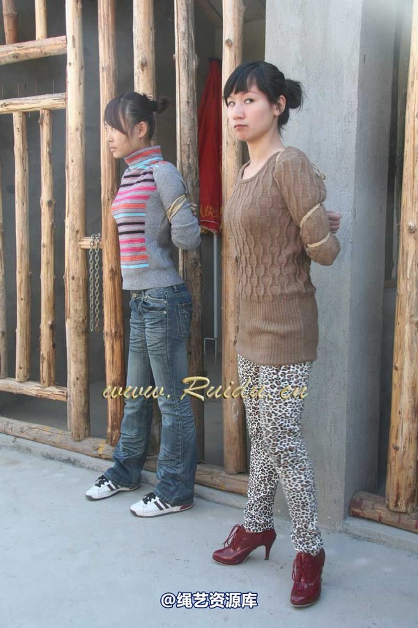 锐度主张 - 2009年第01期捆绑图（2009.1.3）模特：海豚，嫣儿，乐乐，春子 第 53 张图片
