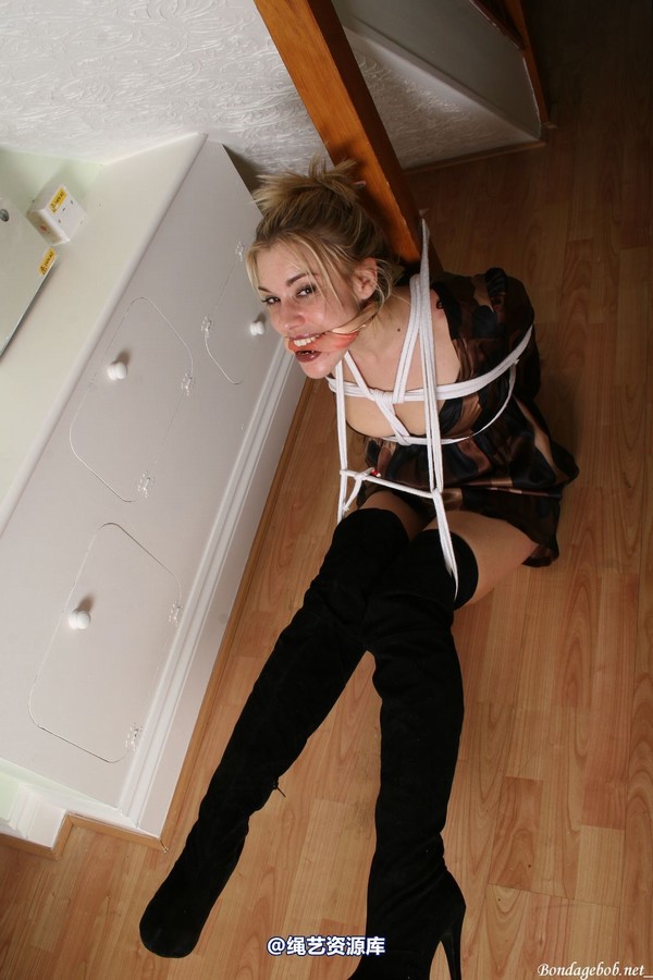 bondagebob - Tammy Squirming for freedom - no chance 第 85 张图片