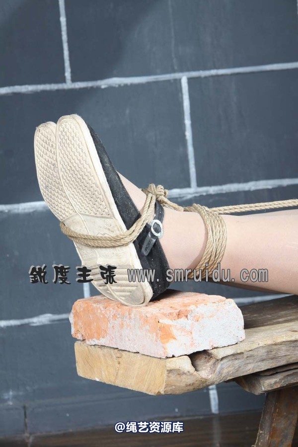 锐度主张 - 五四老虎凳模特：瑶瑶 第 48 张图片