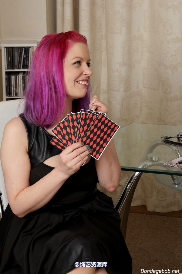 bondagebob - Roswell Ivory The Card Game 第 7 张图片