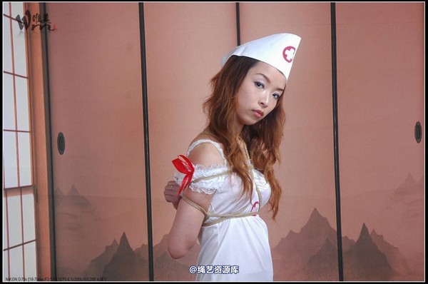 唯美之家 - 2008-11-5萱萱护士装 第 16 张图片