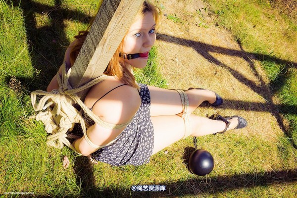 limitedaudience - 2014 bryony fuller out in the grass 第 22 张图片