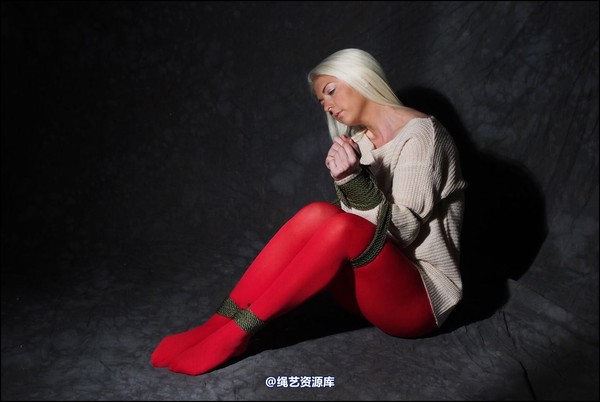 simplytied - Blonde in red tights 第 20 张图片