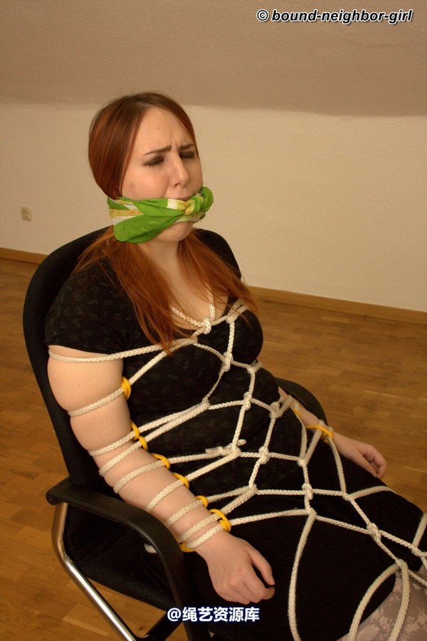 bound-neighbor-girl - Caprice - Office bondage 2 第 40 张图片