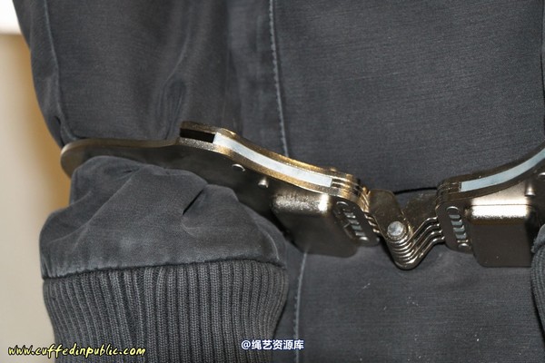 girlsinsteel - High security handcuffs 第 38 张图片