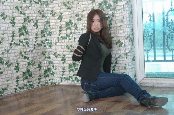 唯美之家 - 黑色西装 第 84 张图片
