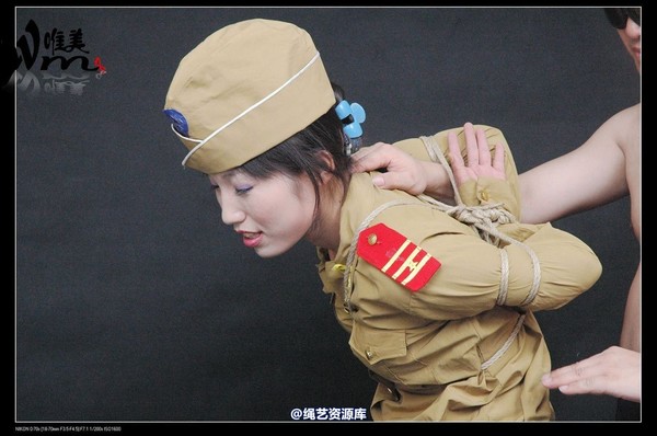 唯美之家 - 2008-08-06水柔军装 第 242 张图片