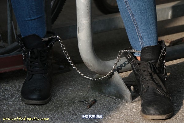 girlsinsteel - Wow yellow handcuffs 第 73 张图片