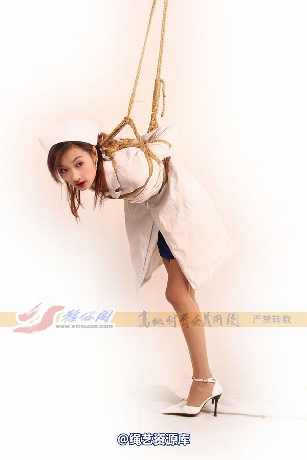雅俗阁 - 20060430雪儿护士装 第 42 张图片