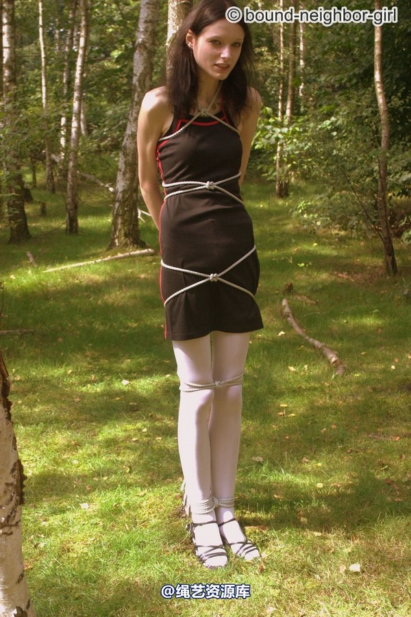 bound-neighbor-girl - Tanja - Tied up in the forest 2 第 36 张图片