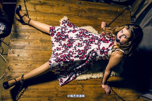 limitedaudience - 2015 alais peach spread and chained 第 28 张图片