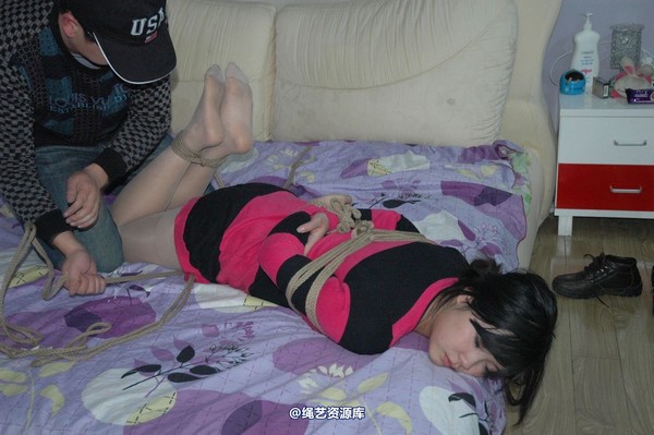 唯美之家 - 2010-12-29雪儿挣扎逃脱。 第 82 张图片