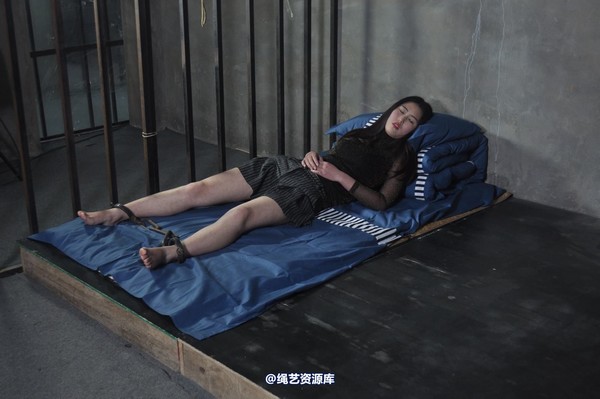 mj影视 - 一个白领在严打中的遭遇 第 640 张图片