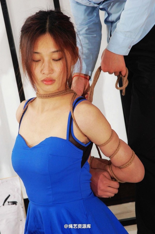 mj影视 - 倾心 前凸后翘的性感黑丝女犯-2013-03-26 第 229 张图片