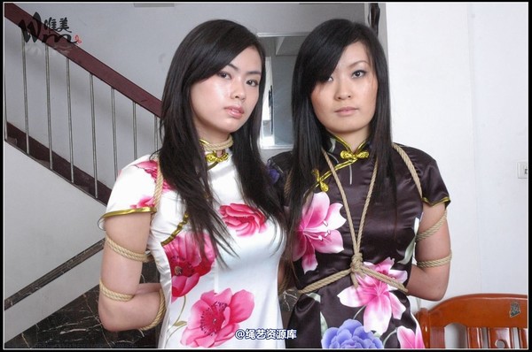 唯美之家 - 2008-09-24小妖琪琪旗袍绳艺 第 8 张图片