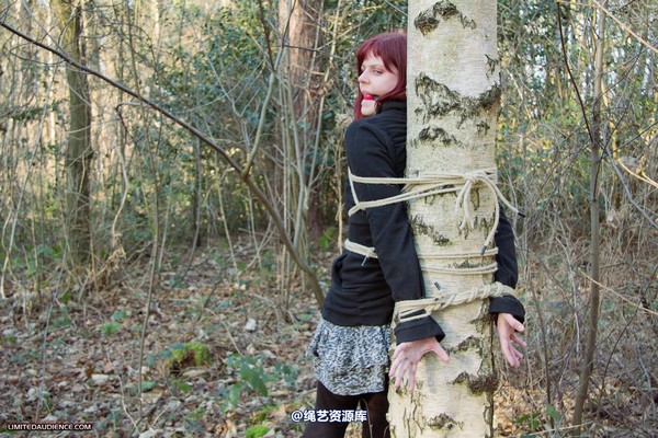 limitedaudience - 2012 scarlett stuck in the woods 第 9 张图片