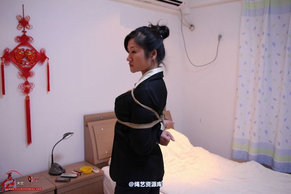 红豆的天空 - 会员水域约拍作品分享 黑西装 第 13 张图片