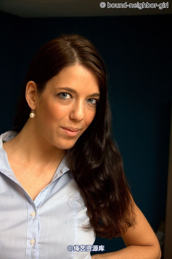 bound-neighbor-girl - Eden - tied up in her home 1 第 3 张图片