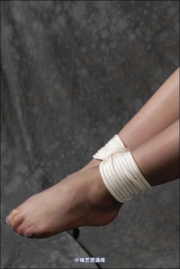 simplytied - Miss RR chair tied 第 35 张图片