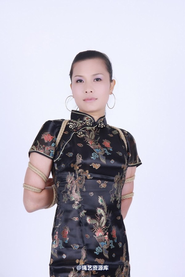 神艺缘 - 122-黑旗袍扮贵妇被绑 第 33 张图片