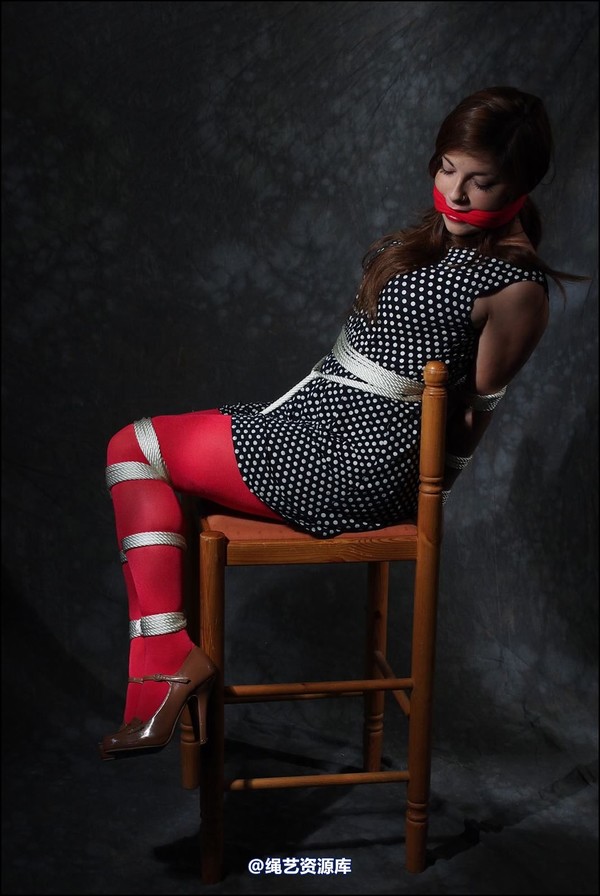 simplytied - She wanted to wear red tights 第 25 张图片