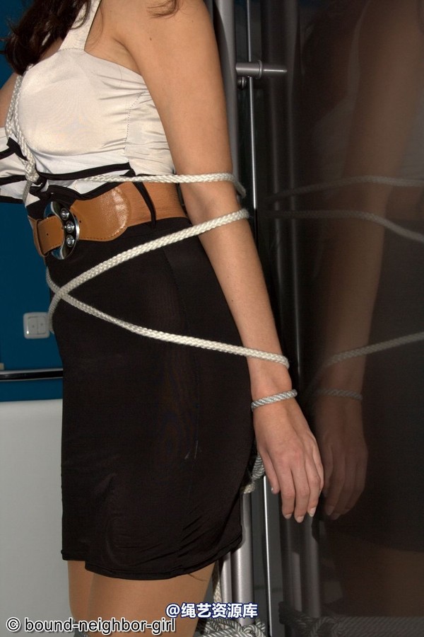 bound-neighbor-girl - Eden - tied up in her home 3 第 1 张图片