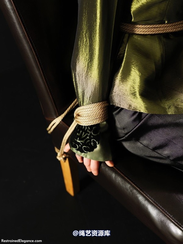 restrainedelegance - Secretarial Candidate 第 16 张图片