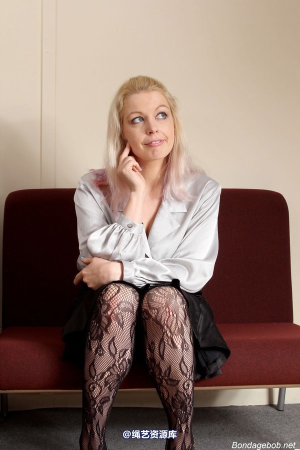 bondagebob - Tepmptess Kate The waiting Room 第 1 张图片