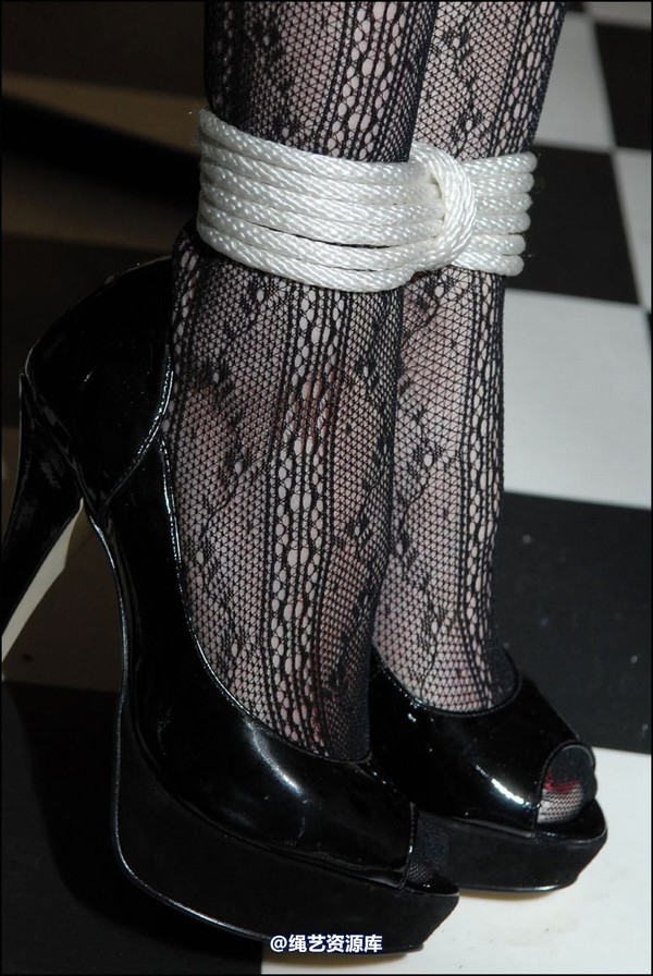 simplytied - Jinx wears wolford 第 30 张图片