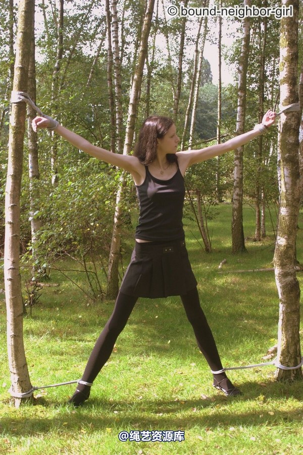 bound-neighbor-girl - Tanja - Tied up in the forest 1 第 15 张图片