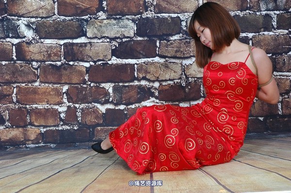 唯美之家 - 微微红礼服 第 46 张图片