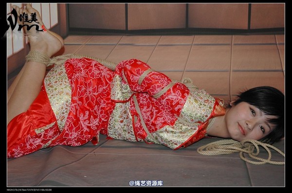 唯美之家 - 08-05-29盈盈汉服-护士装 第 212 张图片