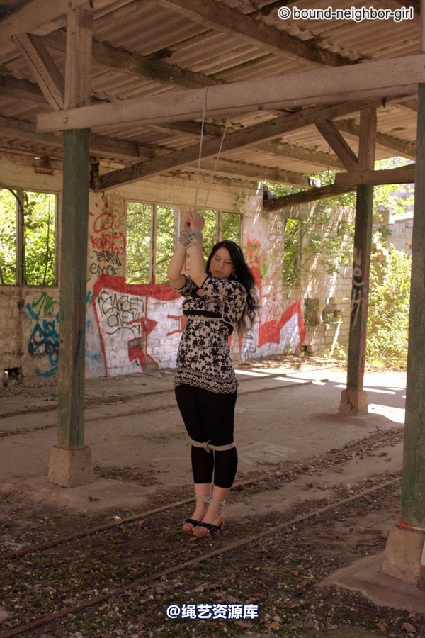 bound-neighbor-girl - Jasmin - Tied up in the ruins 2 第 4 张图片