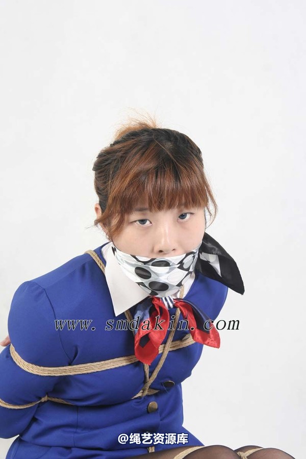 锐度主张 - 空姐服驷马捆绑堵嘴模特：嗨嗨 第 28 张图片