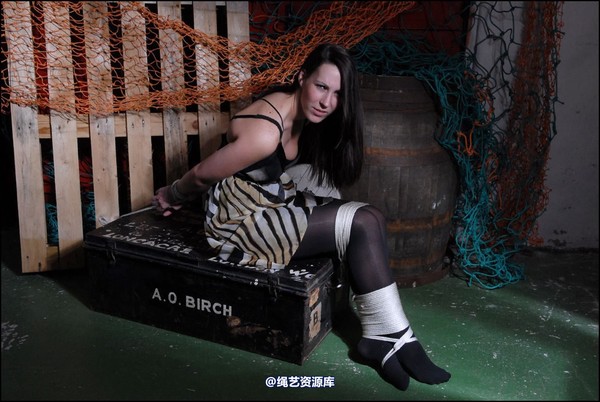 simplytied - J in black opaque 第 17 张图片