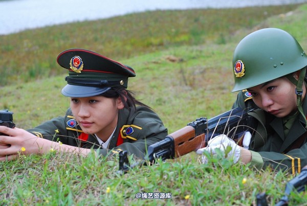 唯美之家 - 外拍军装三模特 第 181 张图片