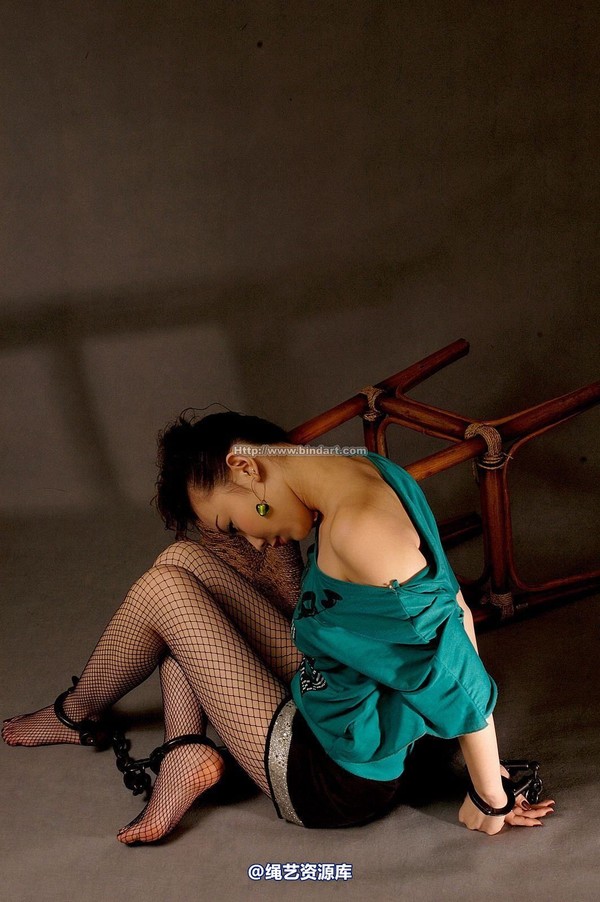 丽柜美束 - 2005-12-02 第 17 张图片