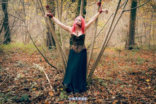 limitedaudience - 2014 elyssia hanging out in the woods 第 32 张图片