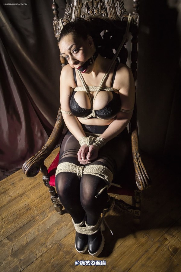 limitedaudience - 2014 anastasia sitting still 第 14 张图片