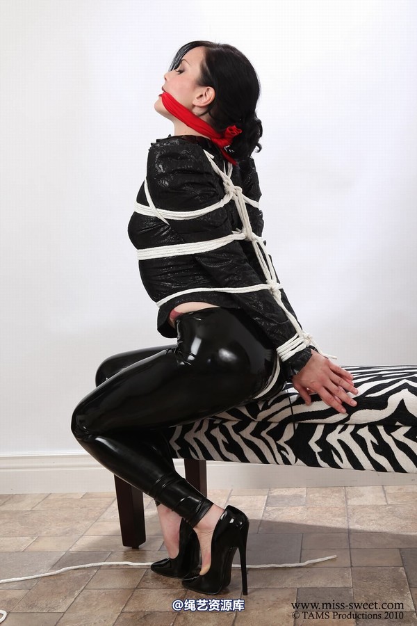 miss-sweet - ZEBRA BENCH CHAPTER 2 第 98 张图片