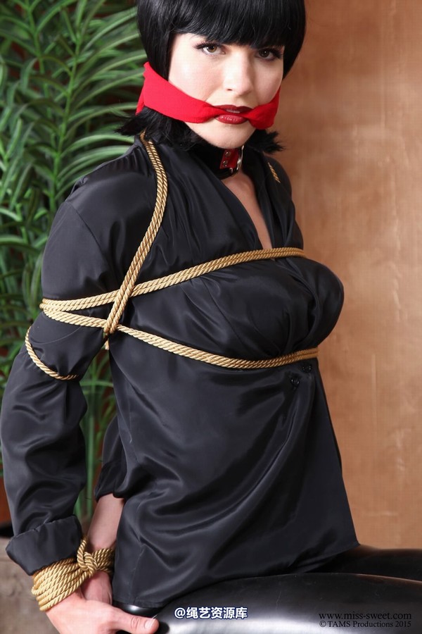 miss-sweet - ILSA IN BLACK 第 84 张图片