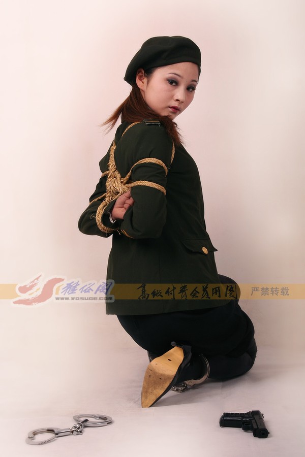 雅俗阁 - 20060422雅思警服(2) 第 39 张图片