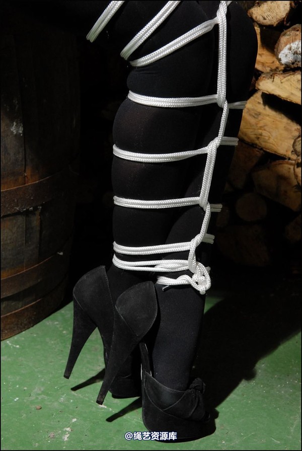 simplytied - RR by the wood pile 第 26 张图片
