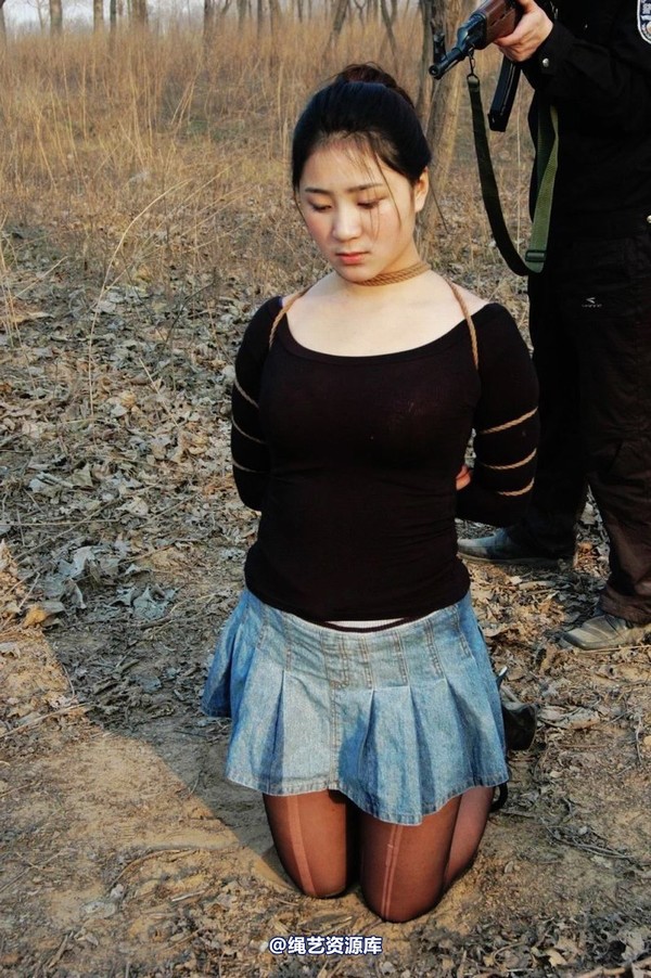 mj影视 - 2013-3-4陈沫踏青 黑丝美女最终的不归路 第 19 张图片