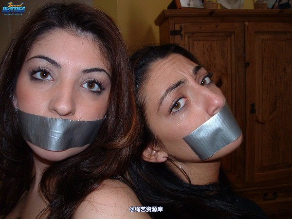 boundhotties - SYDNEY & MERCEDES 第 16 张图片