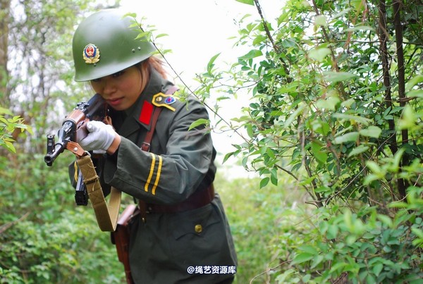 唯美之家 - 外拍军装三模特 第 70 张图片