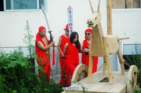 mj影视 - 血的代价-红罪衣刑场木驴斩－梅晓芳2013-08-26 第 215 张图片