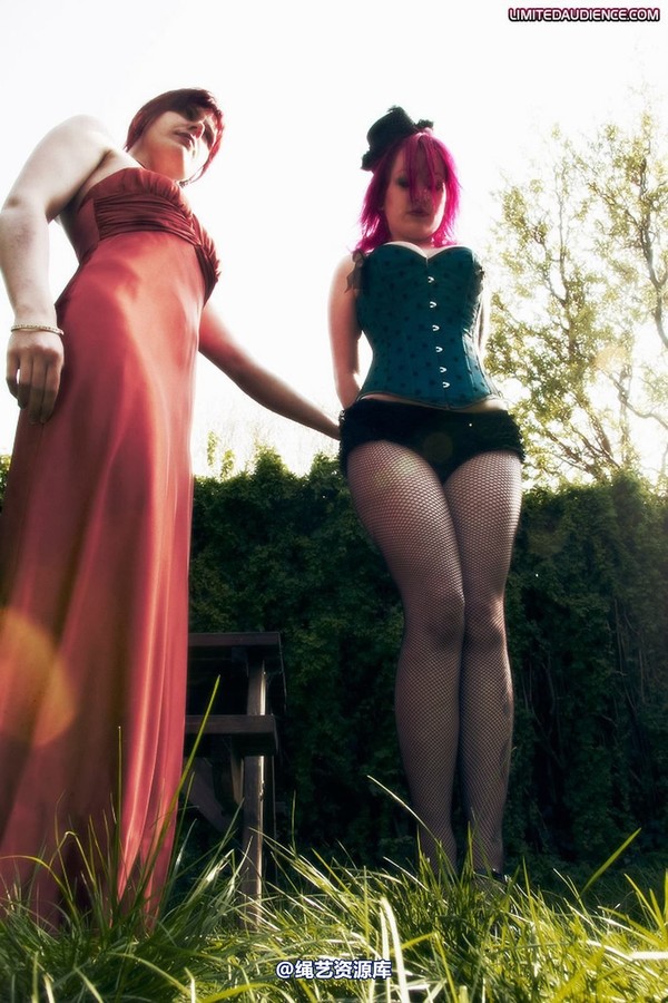 limitedaudience - 2009 scarlett shrinking violet agent apprehended 第 32 张图片