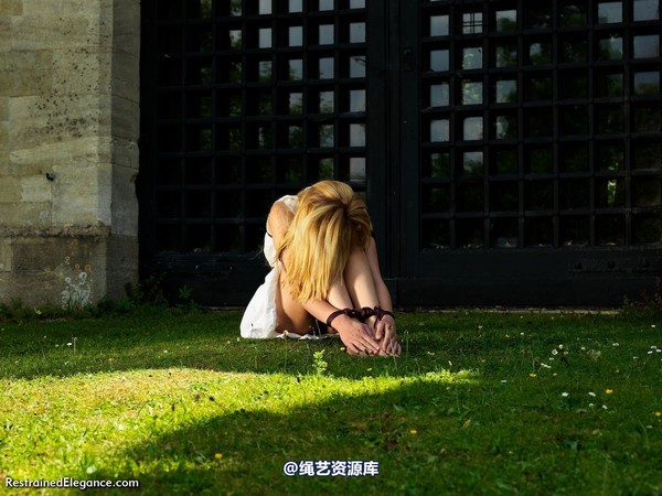 restrainedelegance - Droit de seigneur 第 9 张图片