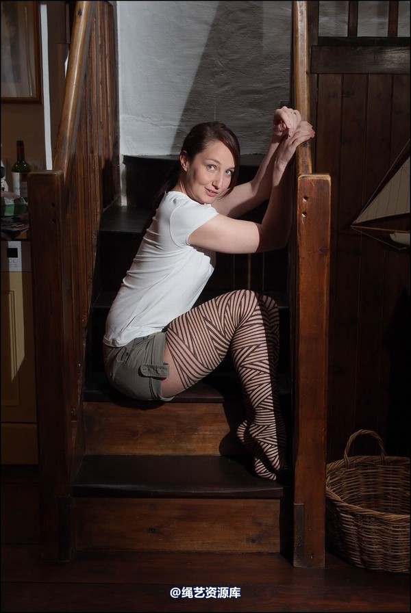 simplytied - SammieB Stair tied 第 2 张图片